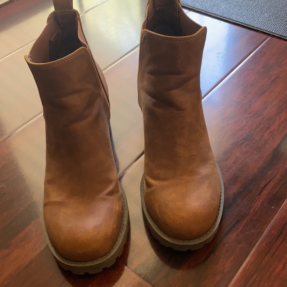 Brown booties - Picture 2 of 3